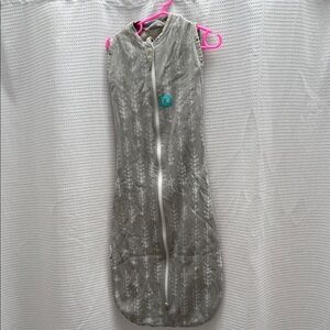 Ergopouch - Gray Baby Sleep Sack with Leaf Pattern